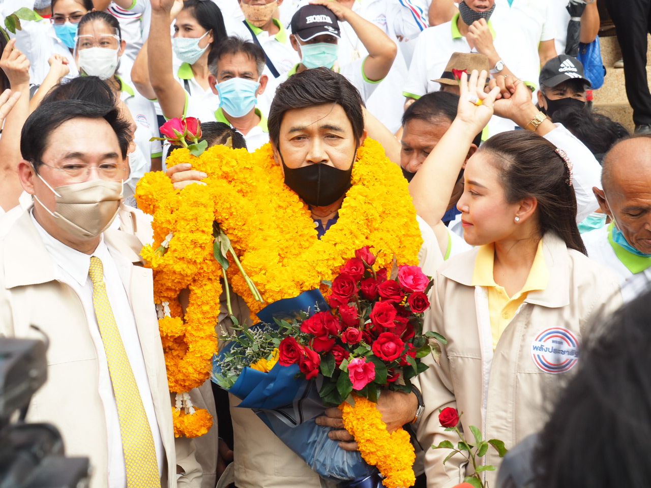 เปิดรับสมัครส.ส.เขต5วันแรกบรรยากาศคึกคัก