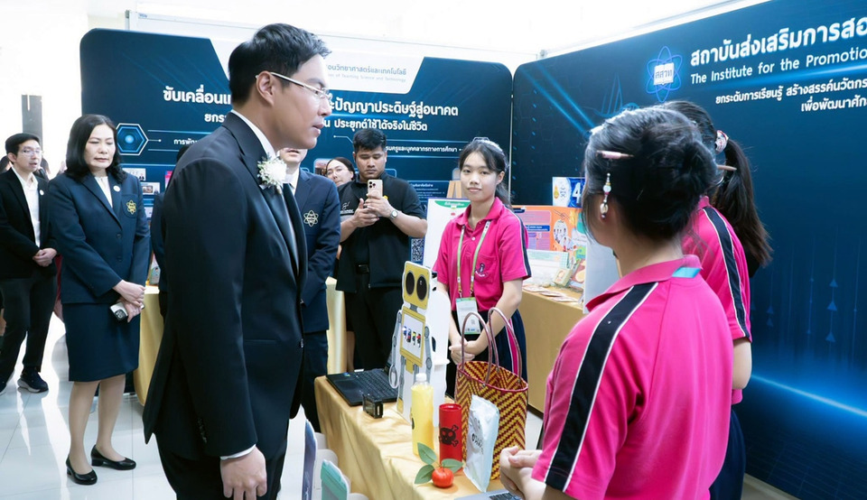 รมช.ศึกษาธิการ เปิดเวที วทร.25 ชู Green STEM ผสาน AI ยกระดับการศึกษาไทยสู่อนาคต