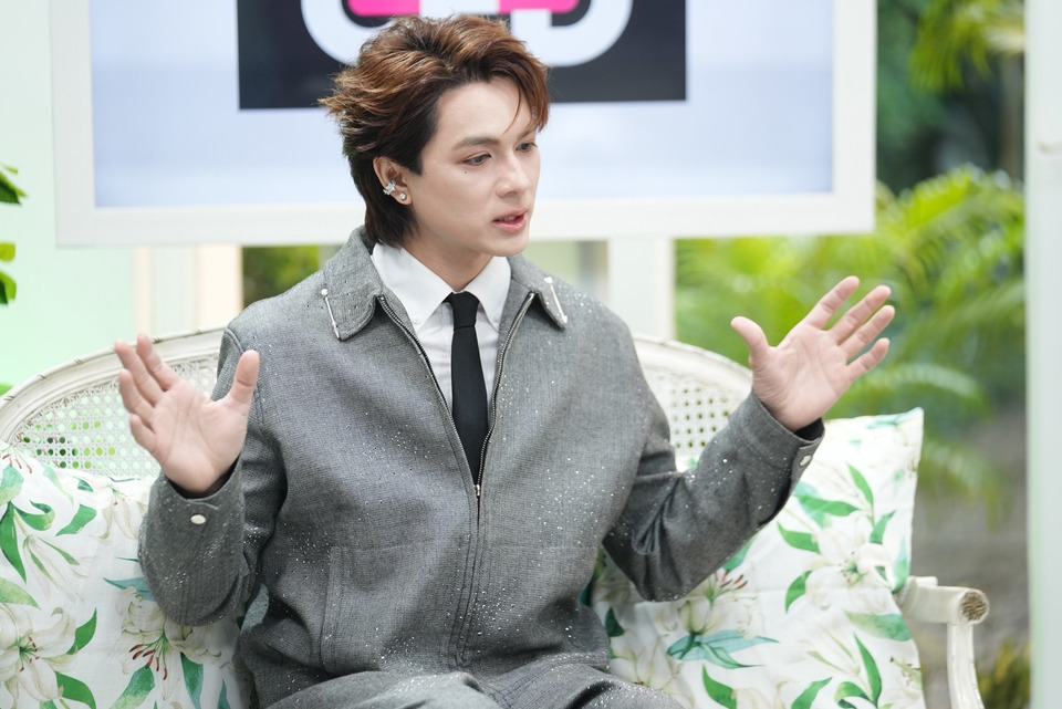 “แน็ก ชาลี” เปิดใจน้ำตาสั่งได้ ซีนในตำนาน ปฏิเสธงานแสดงหลักสิบล้าน มุ่งเป็นนักดนตรี โสดแต่ไม่เปิดโหมดรัก