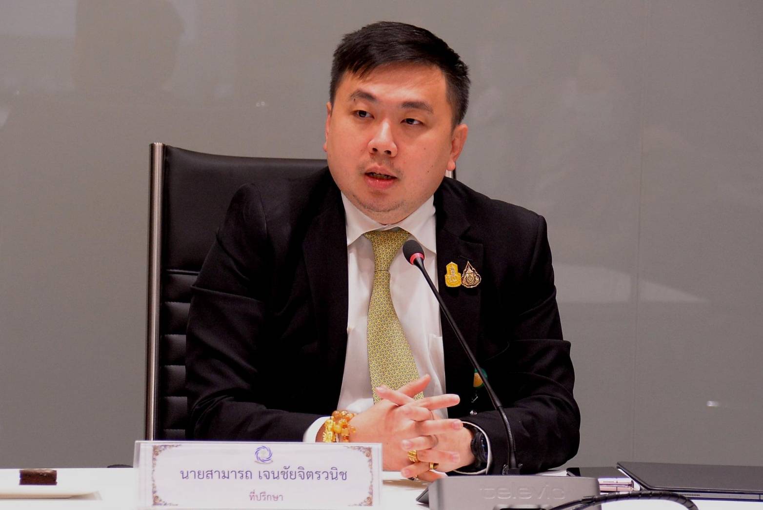 'สามารถ' สะเทือนใจข่าว 2 ครูสาวโดดน้ำตาย จี้สภาตั้ง กมธ.ศึกษาช่วยเหยื่อโกง 