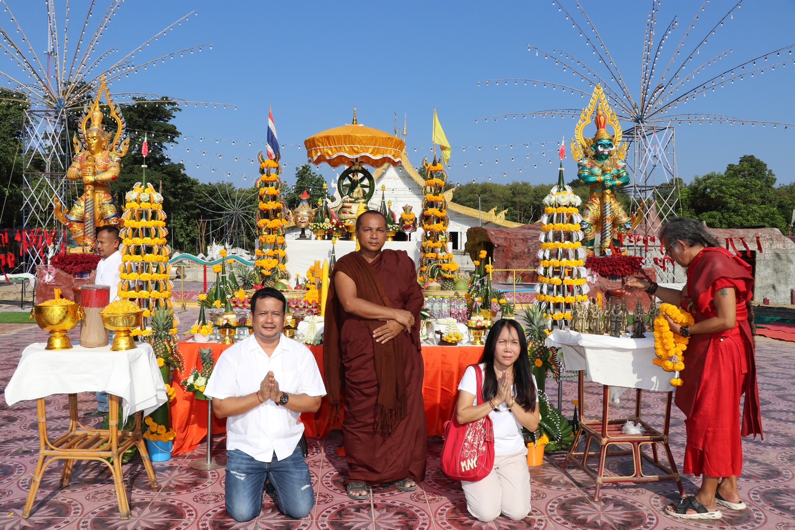 วัดพุทธบูชา โคกปราสาทจัดพิธีพุทธาภิเษก "ท้าวเวสสุวรรณจันทรา ปางพระคุณ ปางพระเดช"เข้มขลัง ยิ่งใหญ่มีสาธุชนเข้าร่วมพิธีอย่างคับคั่ง