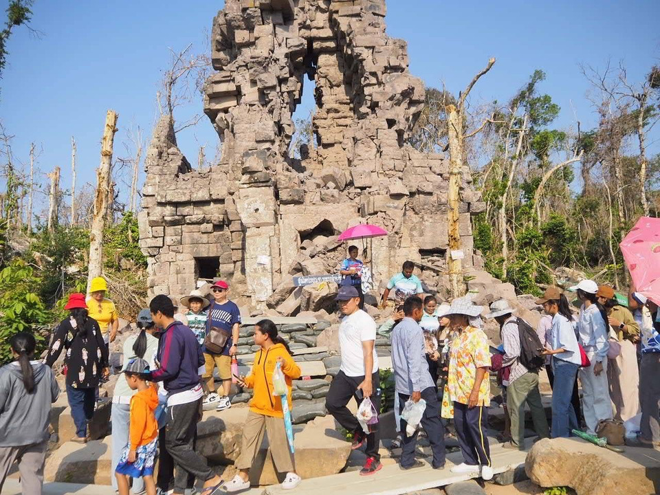 “ทบ.” เปิดแหล่งเรียนรู้ทางประวัติศาสตร์ ‘ปราสาทตาควาย – เนิน 350’ สงกรานต์ 69 ต้อนรับประชาชน 14,155 คน
