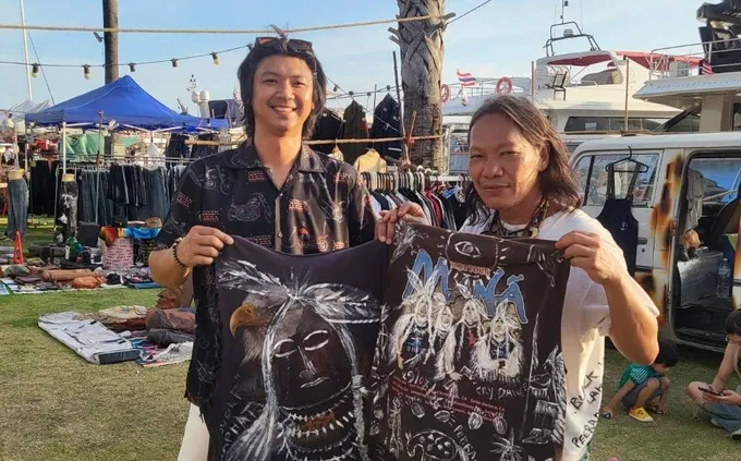 ฮือฮา! นักท่องเที่ยวซื้อเสื้อ “บ๊อบบี้ อินเดียน” ครึ่งหมื่น หนุนงานศิลป์อินดี้พัทยา