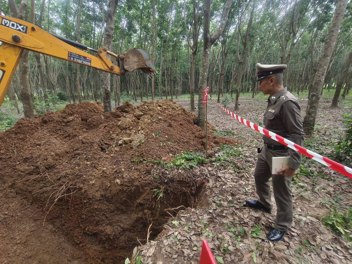 จนท.เร่งเก็บกู้ UXO พนมดงรัก พบ BM-21 เพิ่ม ทำลายแล้ว 14 ลูก คงเหลือ 14 ลูก