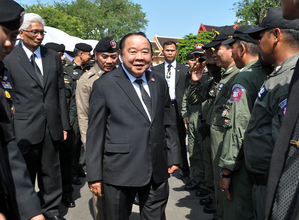 “ประวิตร" พอใจ จนท.ดูแลความปลอดภัย ปชช.กราบพระบรมศพฯถึงวันสุดท้าย