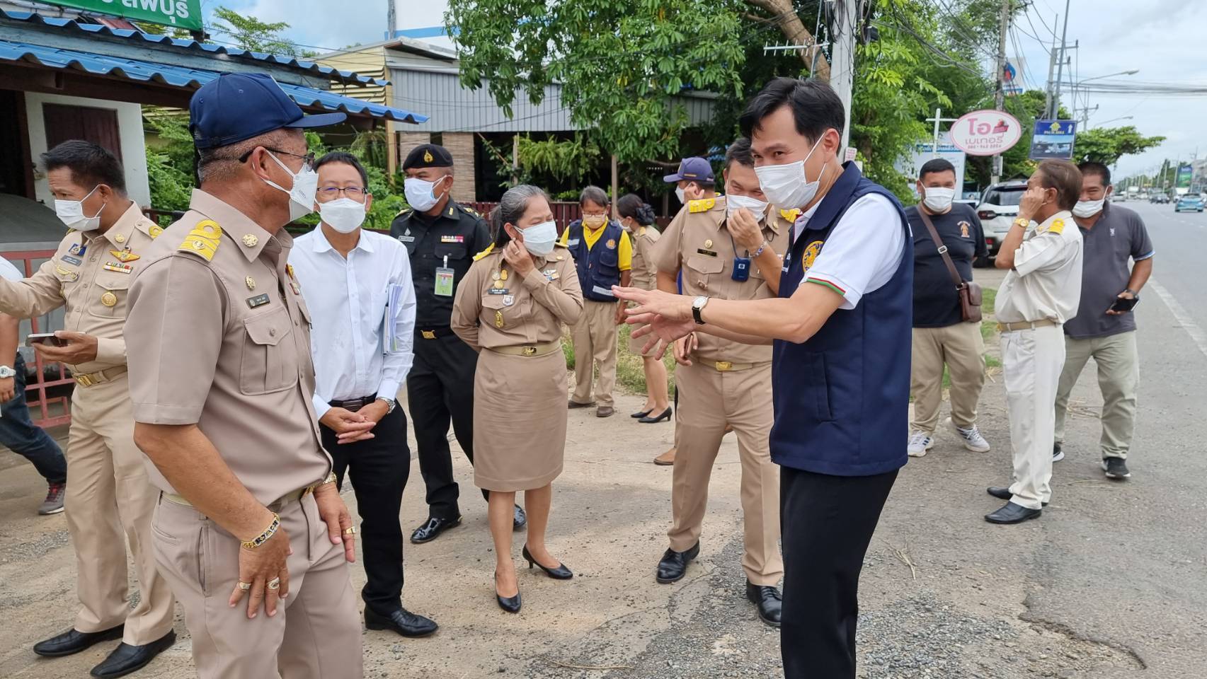 ผู้ว่าฯลพบุรี บูรณาการทุกภาคส่วน  ลงพื้นที่แก้ปัญหาน้ำท่วมซ้ำซากในพื้นที่อำเภอเมืองลพบุรี