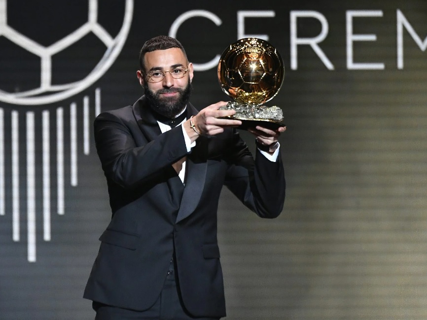 ครั้งแรกในชีวิต!!'เบนเซมา'รับรางวัล'บัลลงดอร์'สมศักดิ์ศรี 44 ประตูจาก 46 นัด