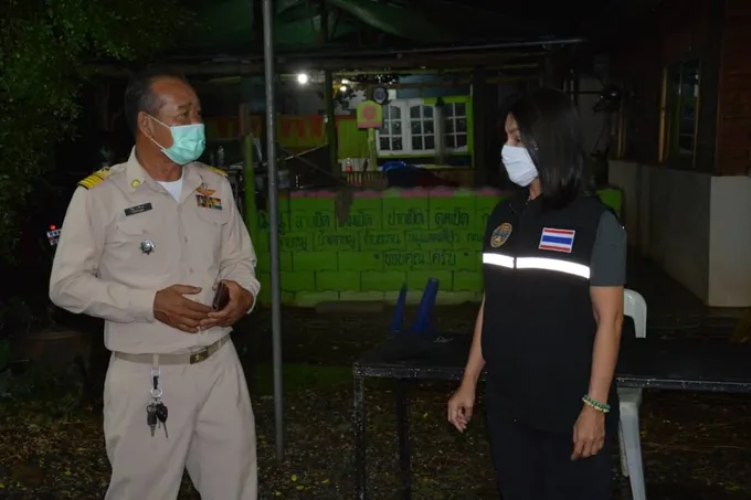ปลัดอาวุโส อ.วิเชียรบุรี ลงพื้นที่ตรวจเยี่ยมจุดตรวจ จุดคัดกรองโรคติดเชื้อโควิด-19