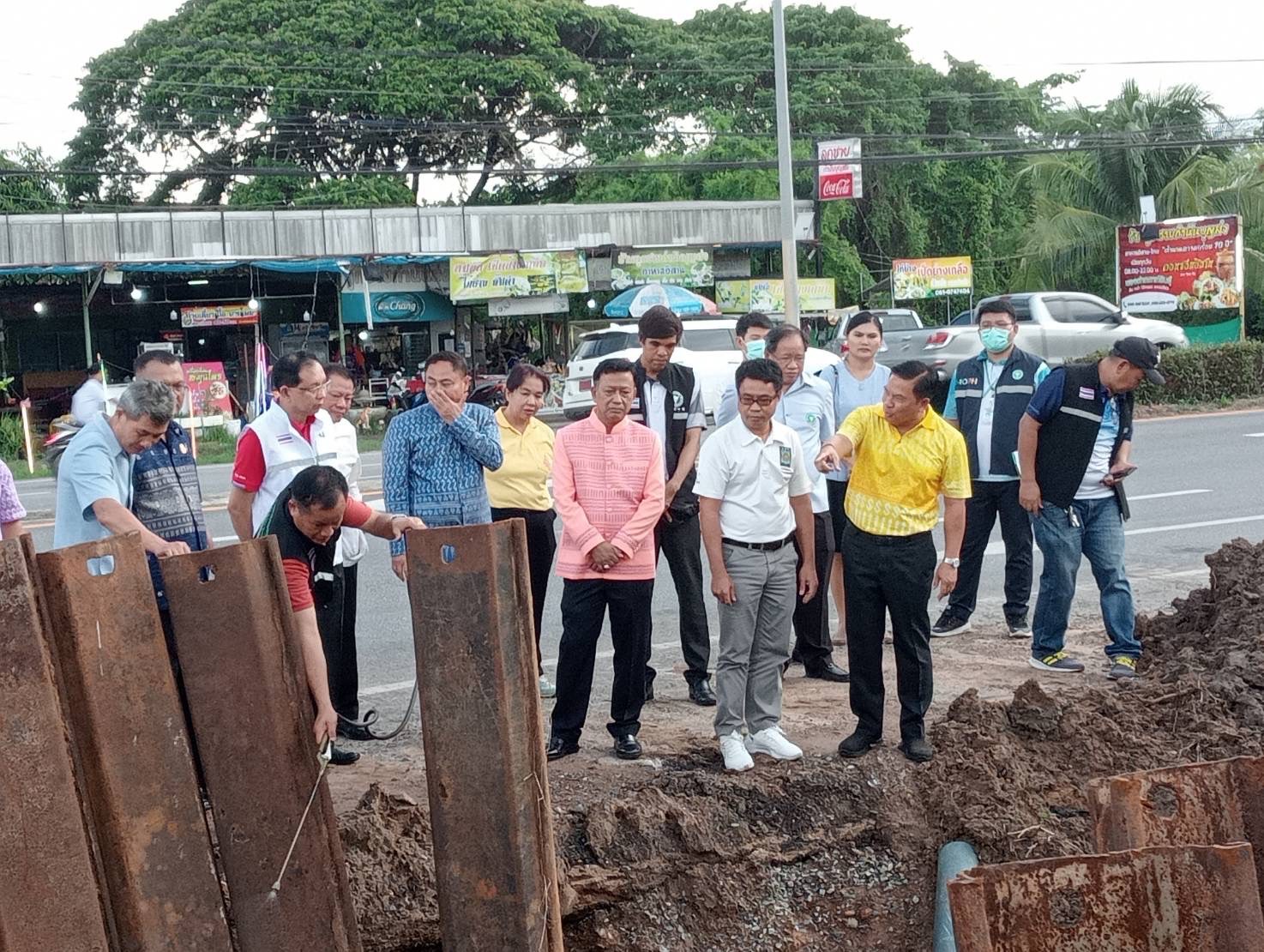 ผู้ว่าฯกาฬสินธุ์จัดชุดใหญ่ลุยสางปัญหาก่อสร้าง 7 ชั่วโคตรกำชับโยธาฯ ลุยประเมินผลทุกโครงการ 