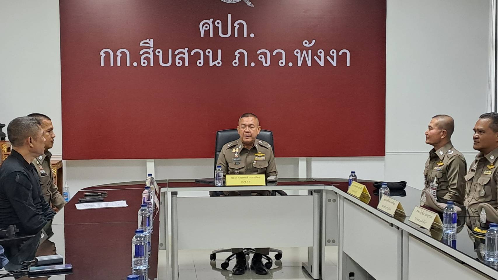 ตำรวจพังงาจับมือ ปปส.ภาค8 เปิดปฏิบัติการใบแดง1/66 จู่โจมตรวจค้นจับกุมเครือข่ายค้ายาเสพติด มีทั้งผู้ใหญ่บ้านและนักการเมืองท้องถิ่น ยึดทรัพย์กว่า20ล้าน