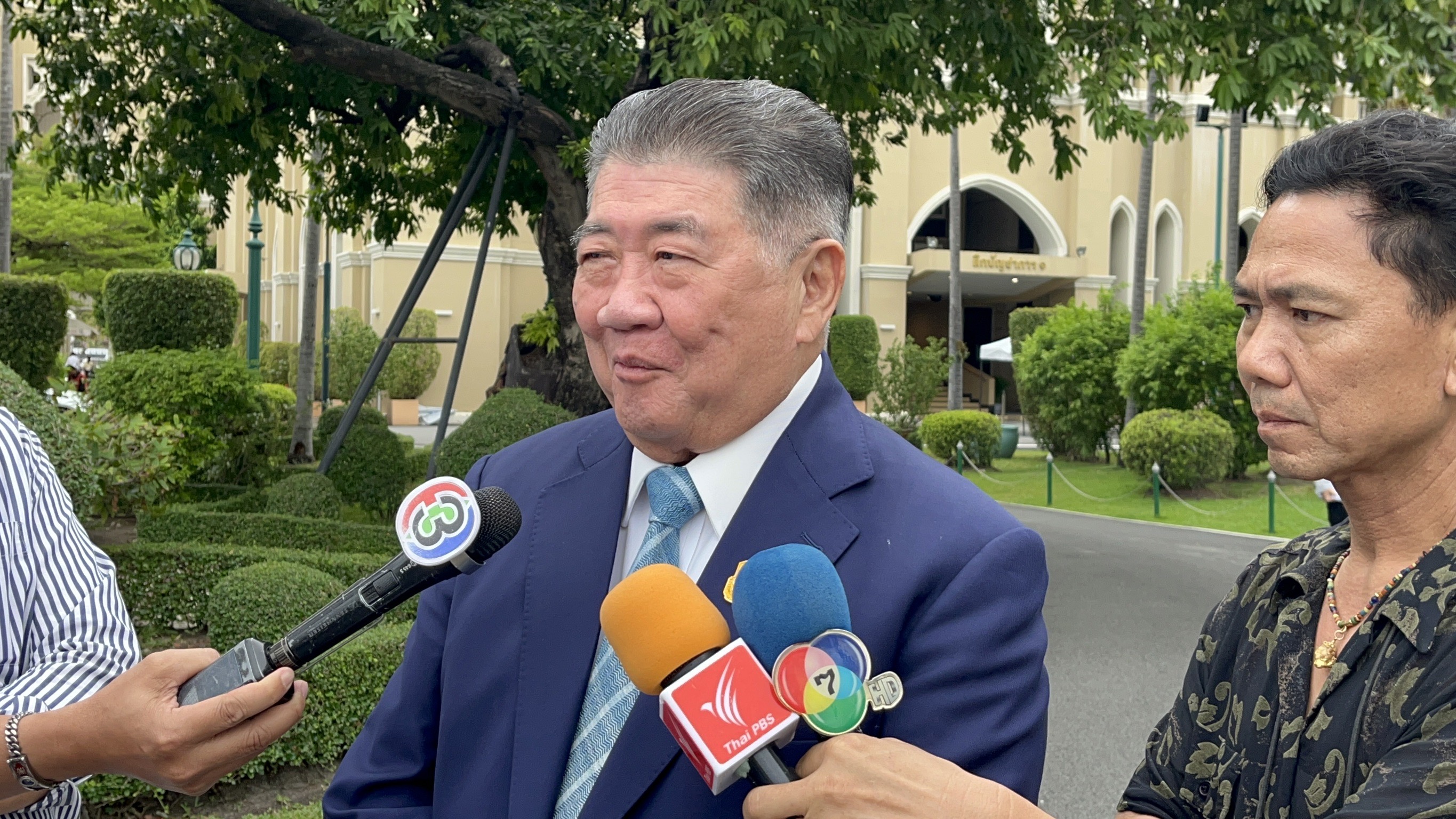 “ภูมิธรรม” ไม่หนักใจได้ดูงานกห. เชื่อผู้นำเหล่าทัพมีศักยภาพอยู่แล้ว  มั่นใจรบ.ทำงานร่วมทหารได้ อย่าไปพูดเรื่องทำรัฐประหาร