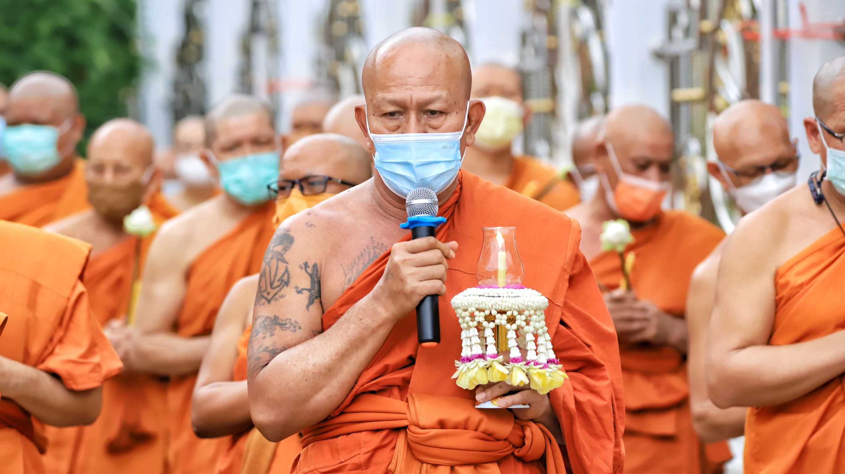 พุทธศาสนิกชนหลั่งไหลเวียนเทียน วัดสายไหม วัดสิงห์ ปทุมธานี ในวันอาสาฬหบูชา ถวายเป็นพุทธบูชา