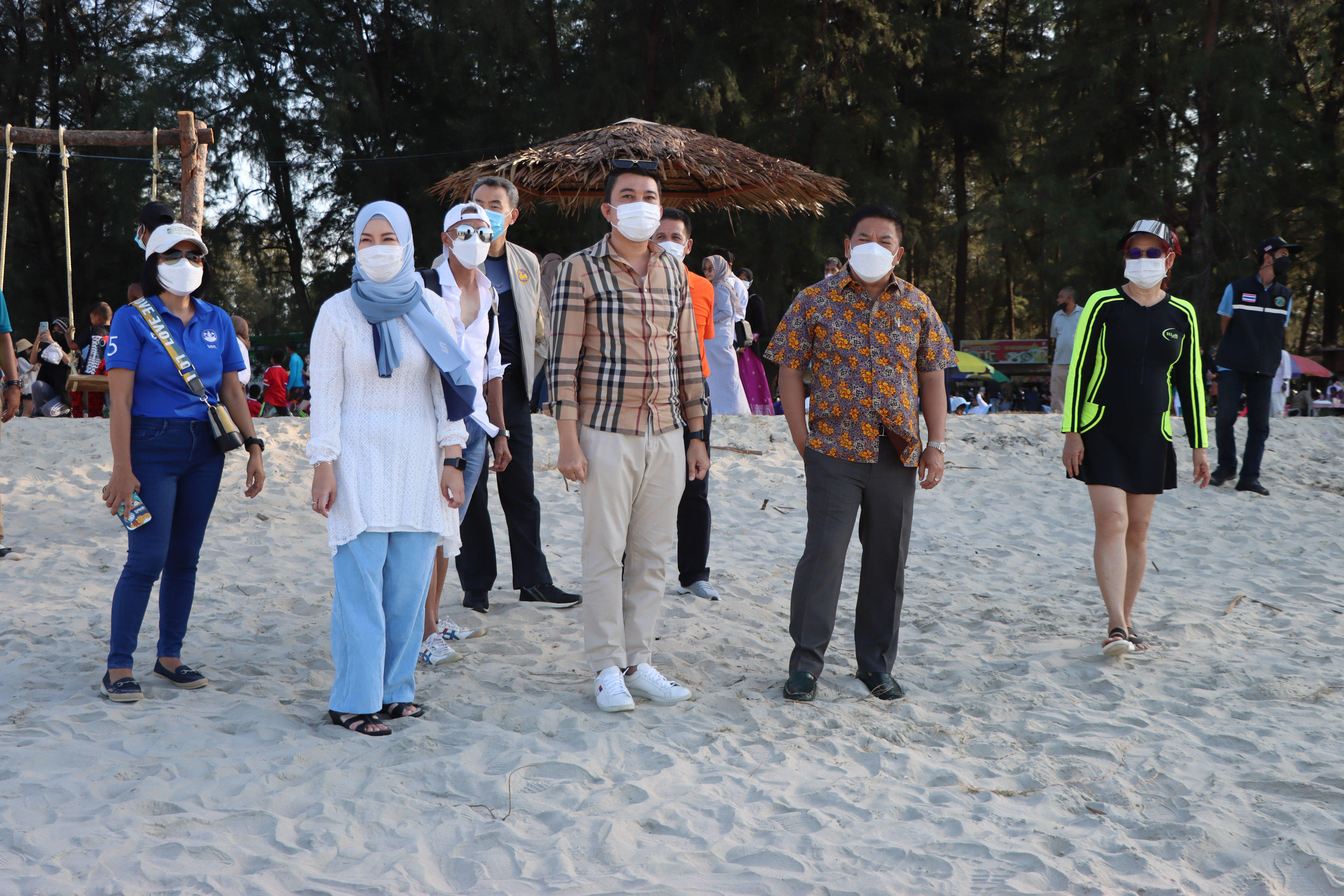 ผู้ว่านราฯ ลงพื้นที่สำรวจแหล่งท่องเที่ยวพื้นที่หาดนราทัศน์ 