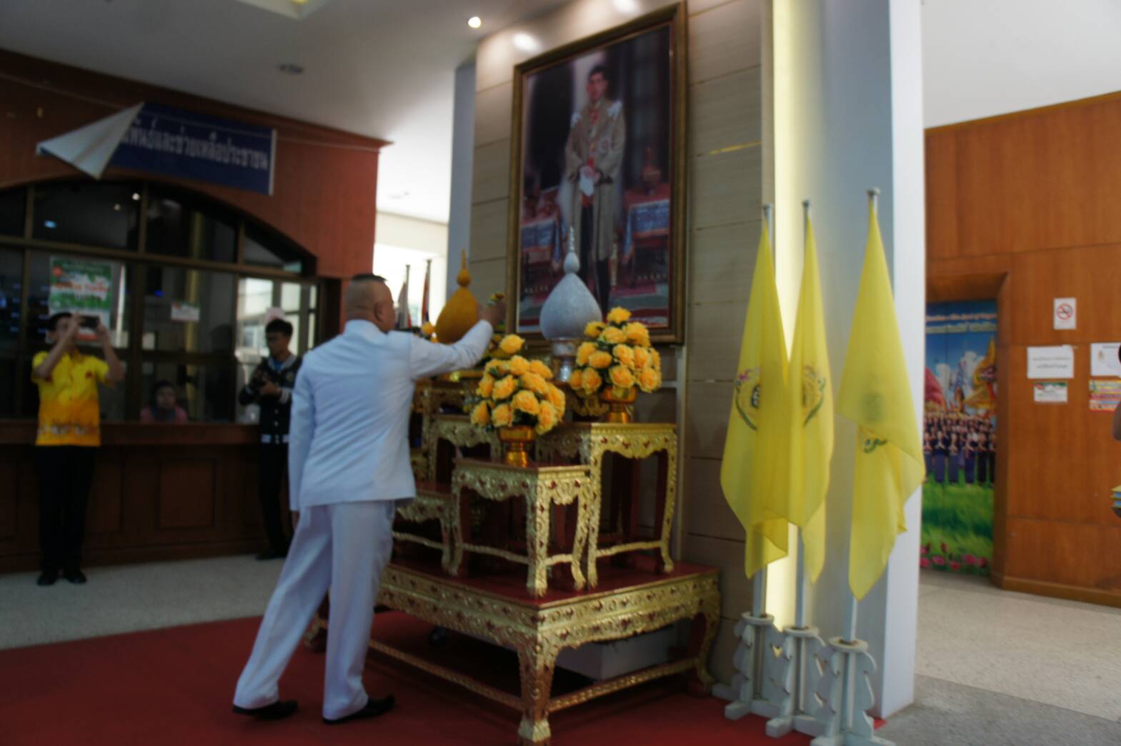 จังหวัดยโสธรจัดพิธีมอบปฏิทินหลวง พุทธศักราช 2563 พระราชทานสำหรับความสุขปีใหม่ ให้แก่ข้าราชการในพื้นที่