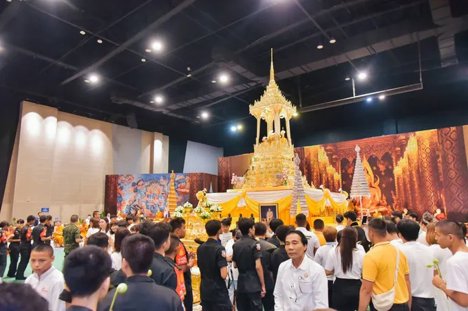 แม่ทัพภาคที่ 2 นำชาวโคราชฉลองวิสาขบูชาโลกกับงานบุญยิ่งใหญ่