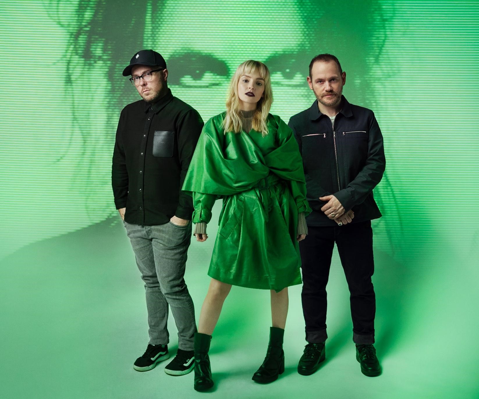 “CHVRCHES” ปล่อยซิงเกิลใหม่ จับมือศิลปินระดับตำนานยุค 80s “Robert Smith” ร่วมแจม