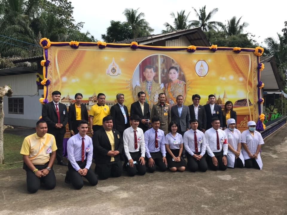 องคมนตรี ตรวจเยี่ยมกิจกรรมวิศวกรสังคม มรภ.สุราษฎร์ธานี
