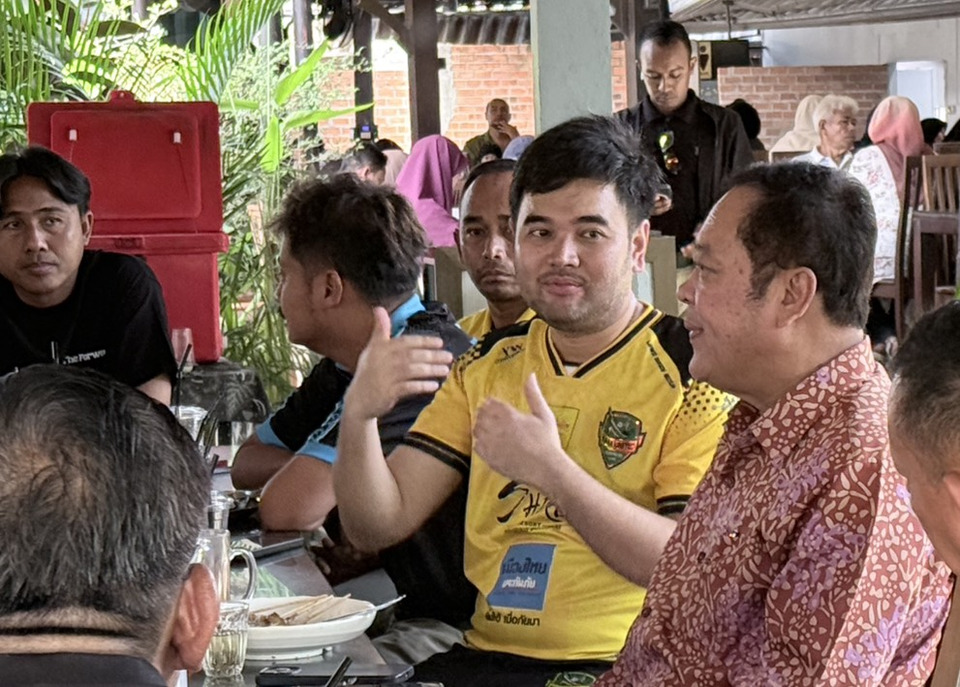 'พ.ต.อ.ทวี' ลุยตรวจสนามบอลร้าง 177 ล้าน ดันเข้า กมธ. จี้ รมว.กีฬา เร่งสางปม รับ 'นรายูไนเต็ด' ผงาดไทยลีก 2
