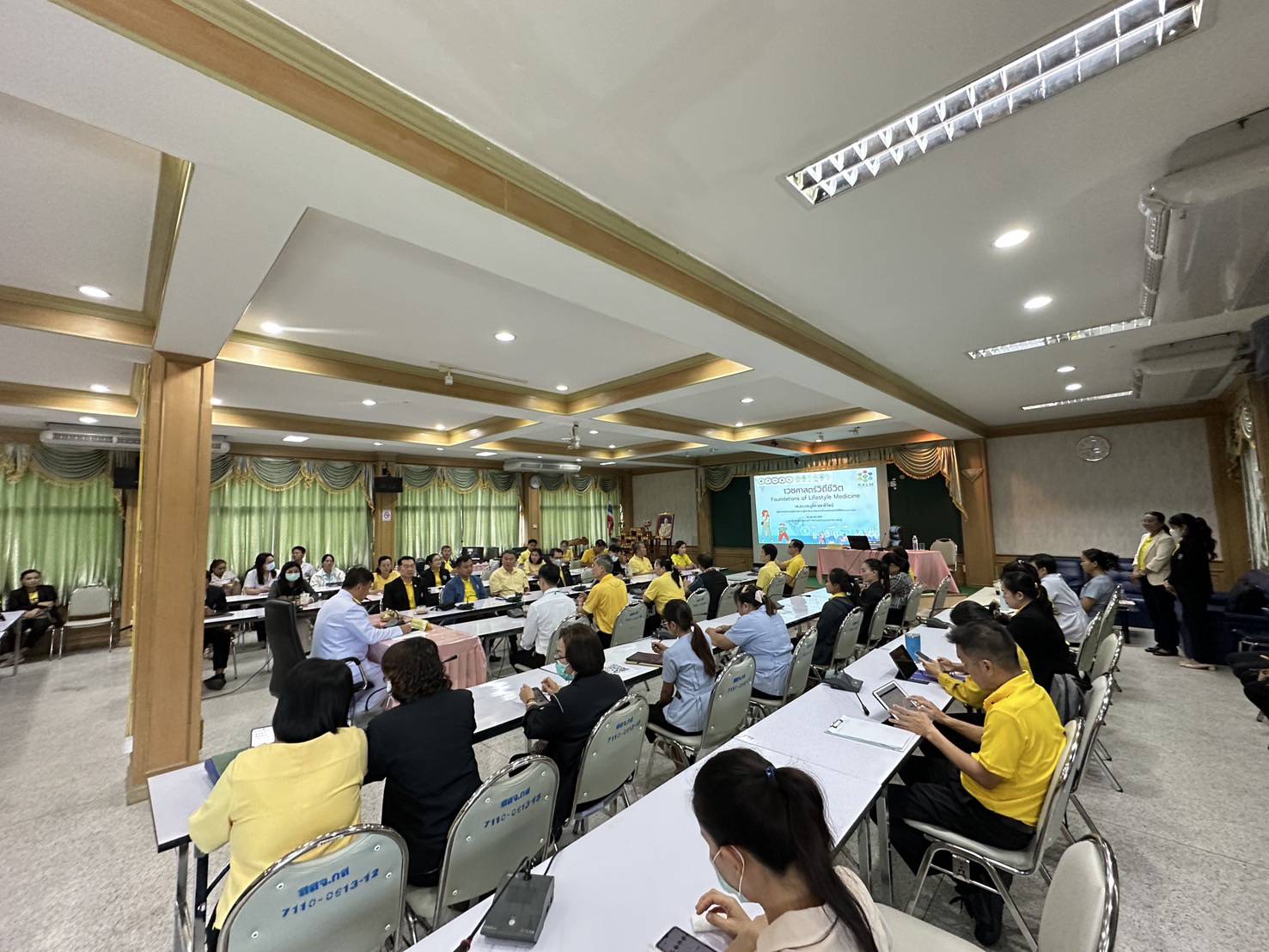 สธ.กาฬสินธุ์ ติวเข้มยกระดับบุคลากร สู้โรคไม่ติดต่อเรื้อรัง ด้วยการปรับวิถีการใช้ชีวิต