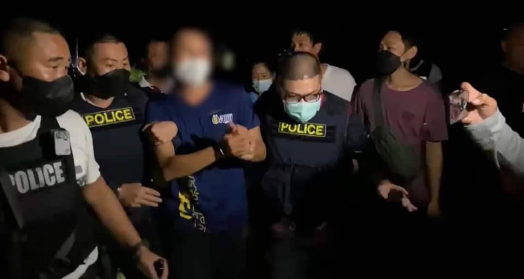 ตร.รวบ 'มือปืน' ฆ่า 2 ศพบาดเจ็บสาหัส 1 เหตุเกิดที่บ้านบึง