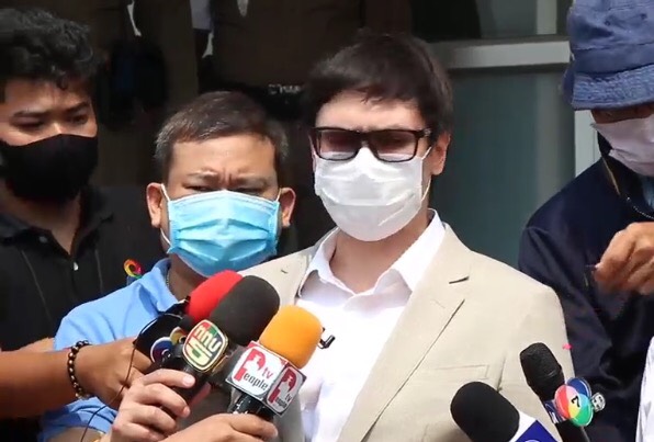 "รังสิมันต์ โรม"พบพนักงานสอบสวนบางขุนนนท์ รับทราบข้อกล่าวหาหมิ่นประมาท