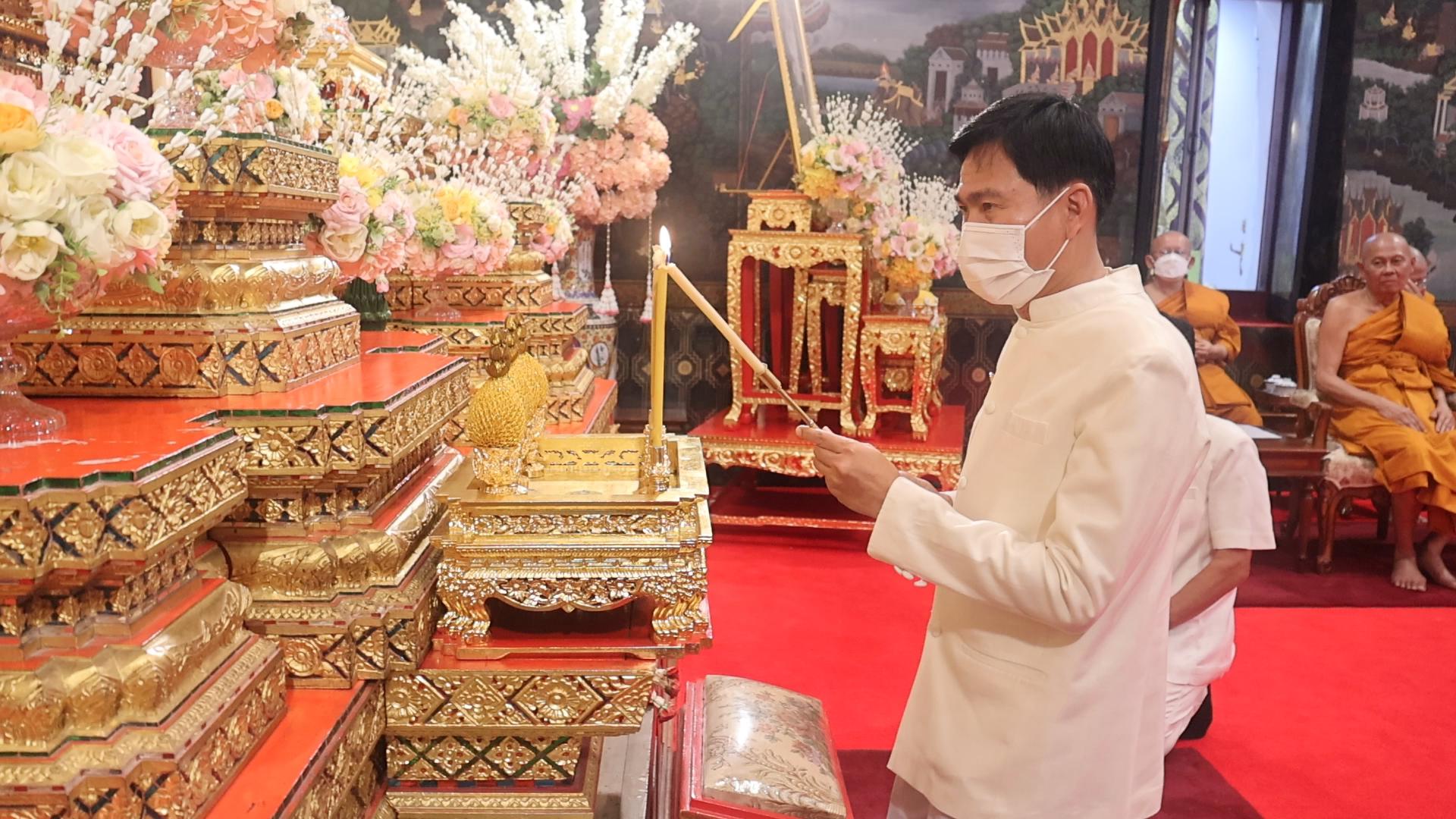 ผู้ว่าฯอยุธยา นำพุทธศาสนิกชนทุกหมู่เหล่า ร่วมเวียนเทียน สืบสานวัฒนธรรมประเพณี เนื่องในวันวิสาขบูชา