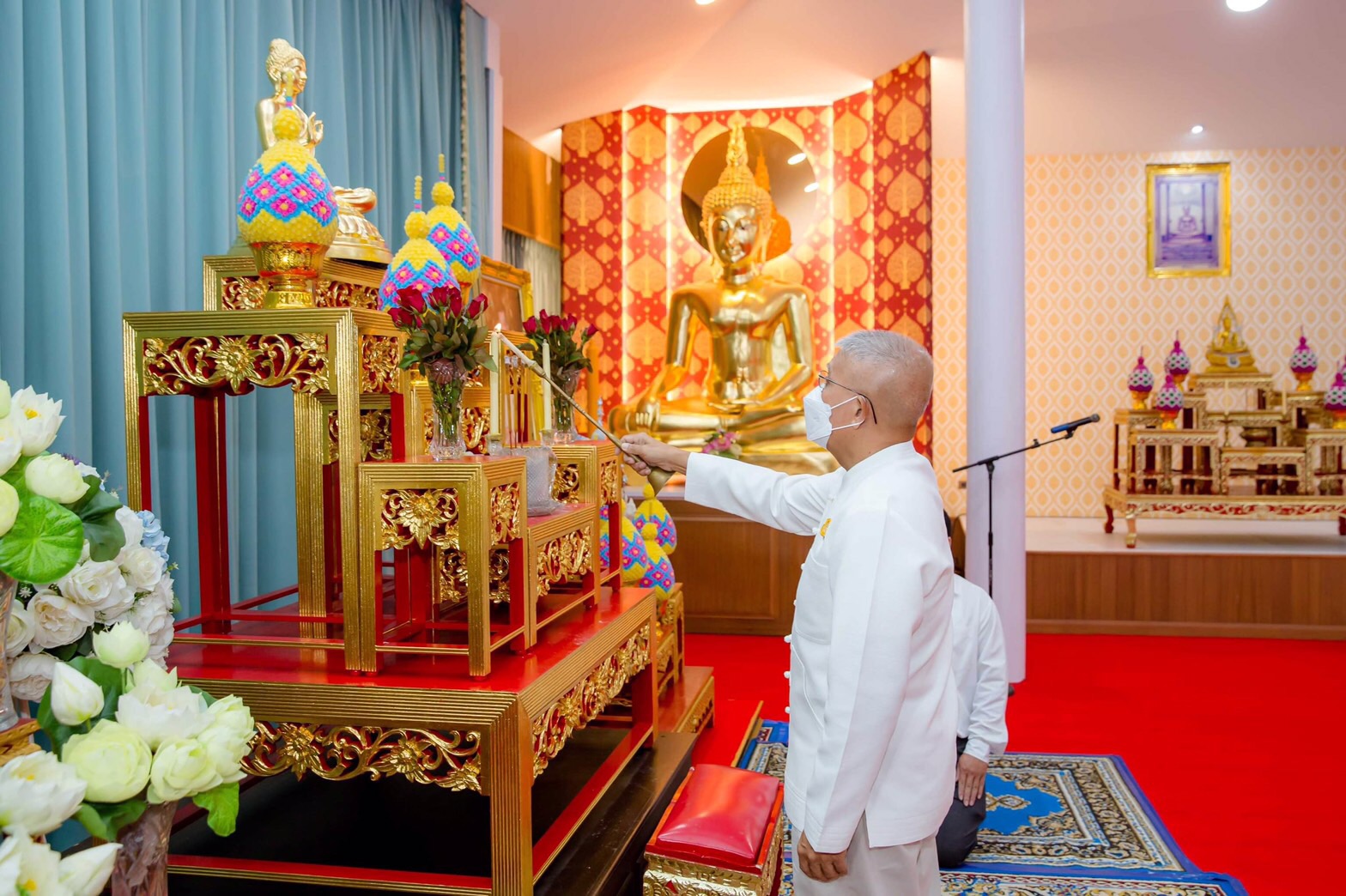 ส่วนราชการและประชาชนจำนวนมาก ร่วมตักบาตรเทโวโรหณะ บำเพ็ญทานบารมีเพื่อความสิริมงคล เนื่องในวันออกพรรษา