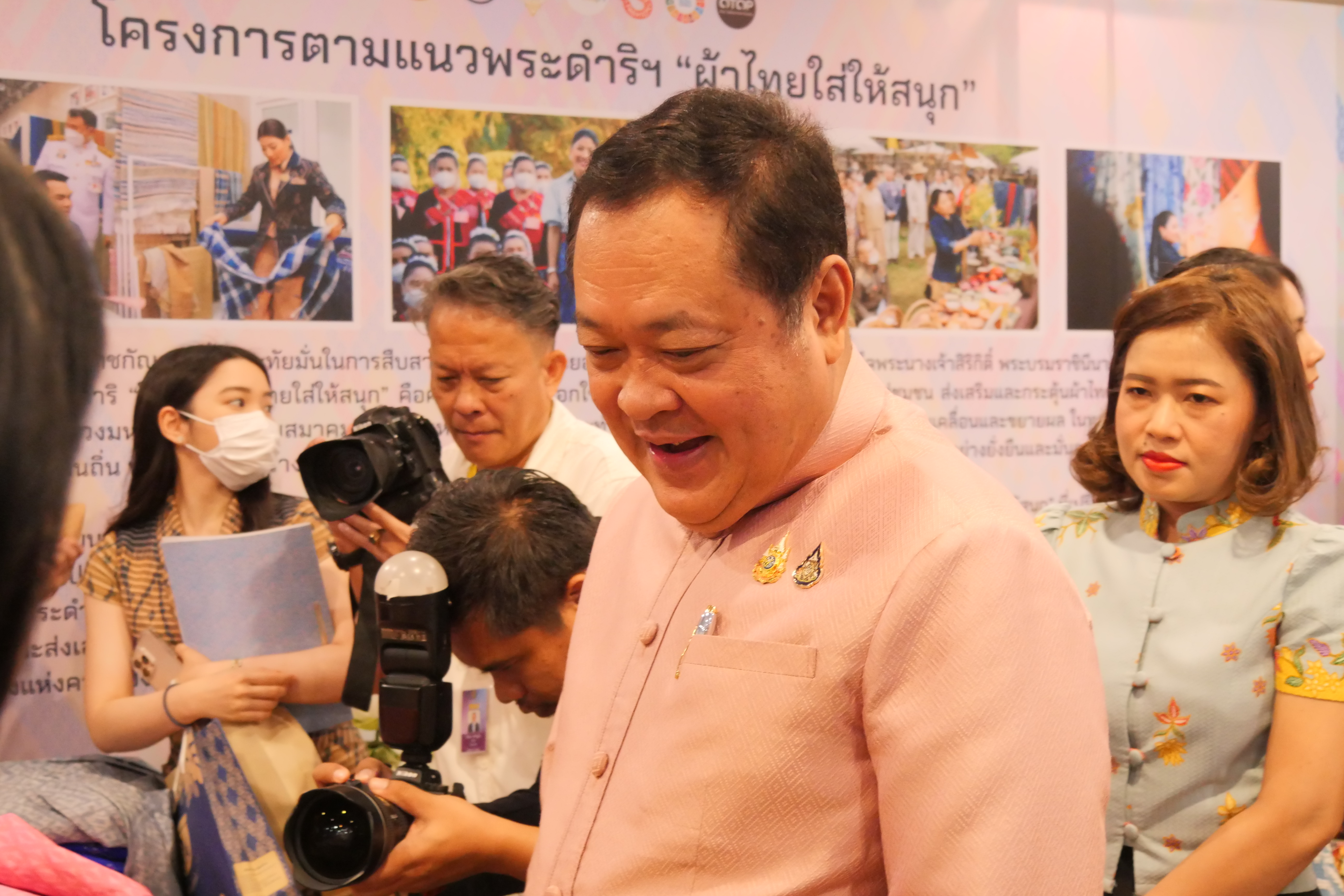  "ทวี" สั่ง "ดีเอสไอ" ตั้ง "คนนอก" รื้อสอบ "กฤษอนงค์" อ้างจ่ายสินบน 10 ล้านให้จนท.หวังสาวให้ถึง "ผู้บงการ"