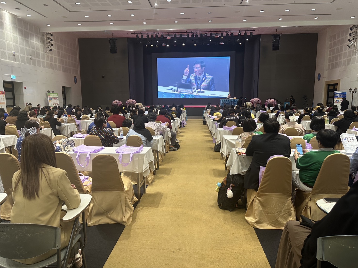 ครูทั่วไทย ตื่นตัวอบรมเรียนรู้แบบ Active Learning ก้าวเข้าสู่มาตรฐานสากล พัฒนาผู้เรียนให้มีสมรรถนะรับยุค 4.0