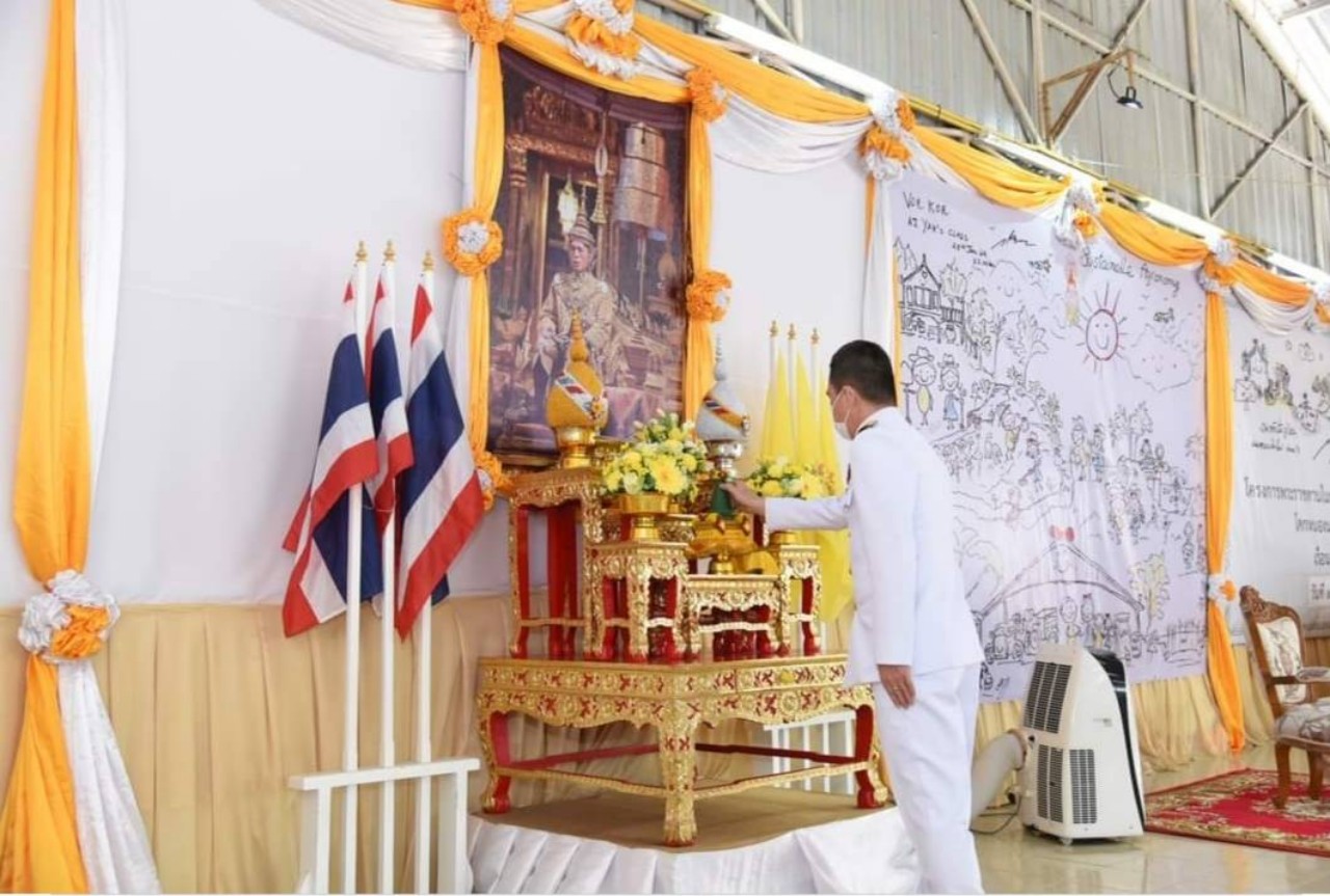 ผู้ว่าฯฉะเชิงเทราเป็นผู้แทนพระองค์มอบประกาศนียบัตรแก่ผู้เข้ารับการฝึกอบรมโครงการพระราชทานโคกหนองนาแห่งน้ำใจและความหวัง กรมราชทัณฑ์ 