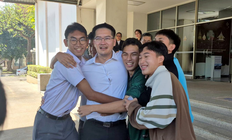 "พี่เต้" บุก มรภ.อุดรธานี โชว์นโยบายสุดฮือฮา "รีแพร์เมียคนใหม่-ทำกระปู๋ให้ใหญ่" 