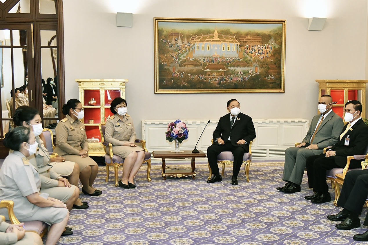 “ประวิตร” ขอบคุณขรก.เกษียณอายุ ปฏิบัติหน้าที่ด้วยความซื่อสัตย์ สุจริต 