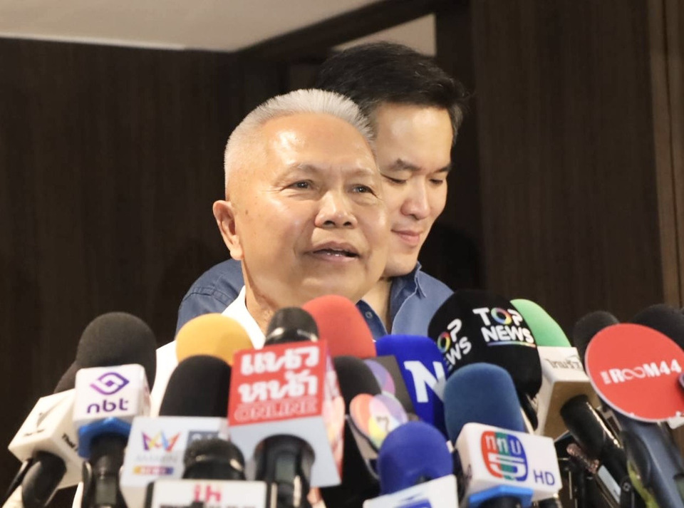 “โสภณ” ประกาศความพร้อม 100% ปัด "บุรีรัมย์" กินรวบ 2 สภา! " สวนกลับหมัดต่อหมัด ชี้เป็นสส.จังหวัดไหนก็ทำงานได้ ขอให้รอดูที่ฝีมือ