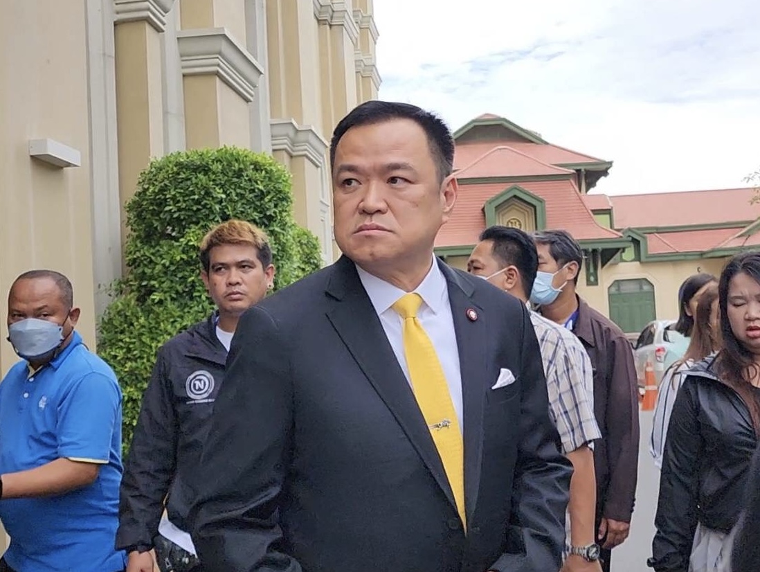 "อนุทิน" บอกใครเป็น "รมว.สธ." ก็ได้ แต่ต้องเข้าใจระบบ เผย "ปลัดสธ." เร่งแก้ปัญหาหมอขาดแคลนแล้ว ยันไม่กระทบประชาชน