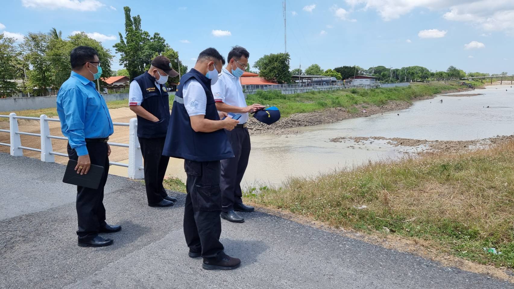 สำนักงานชลประทานที่ 10 นำเครื่องจักรกล เร่งแก้ปัญหาน้ำดิบในคลองชัยนาทป่าสัก ไม่เพียงพอต่อการผลิตน้ำประปา