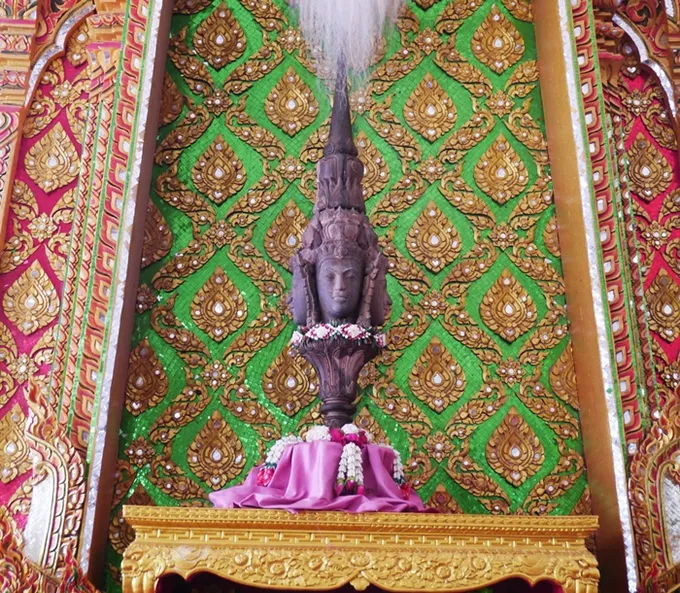 ประดับรูปพรหมพักตร์ยอดสูงสุดพระจิตกาธาน