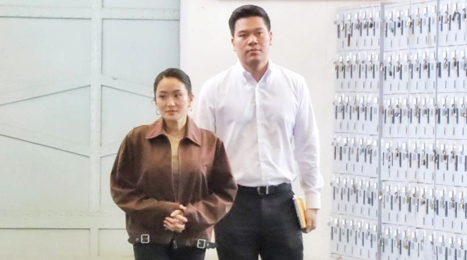 “อิ๊งค์-สามี” เยี่ยม “ทักษิณ” หลังมติคณะกรรมการพักโทษผ่านฉลุย