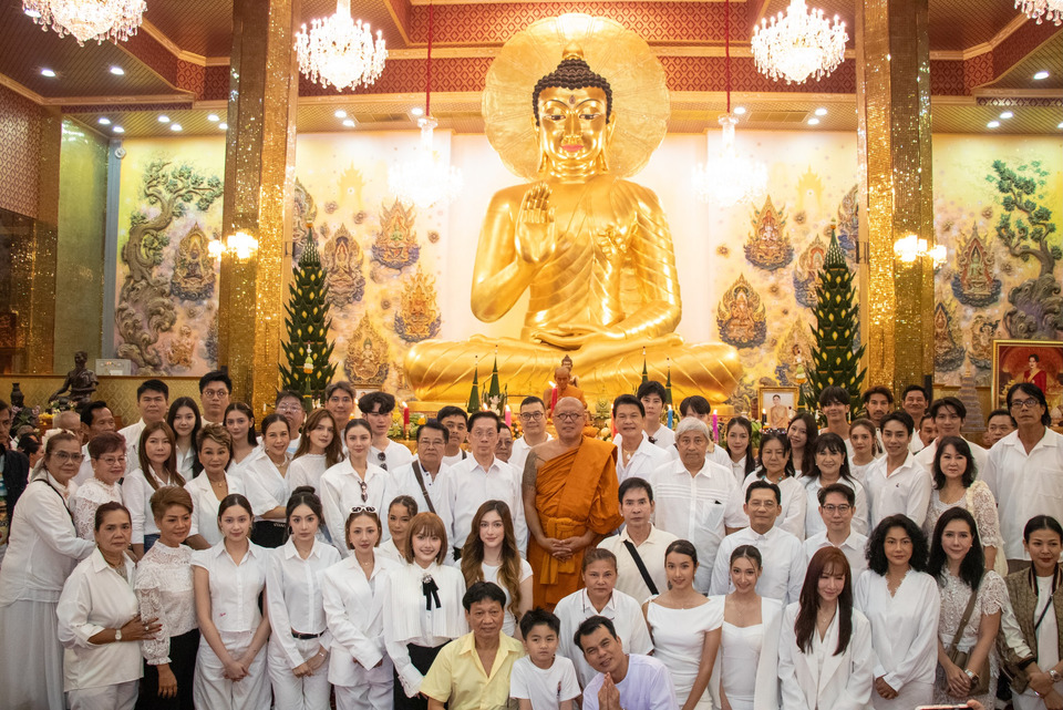 ศิลปิน–คนดังร่วมพิธี “วิสาขบูชารำลึก 20 ปี หลวงพ่อพูล” วัดไผ่ล้อม นครปฐม จัดไหว้ครูบูรพาจารย์ยิ่งใหญ่ 