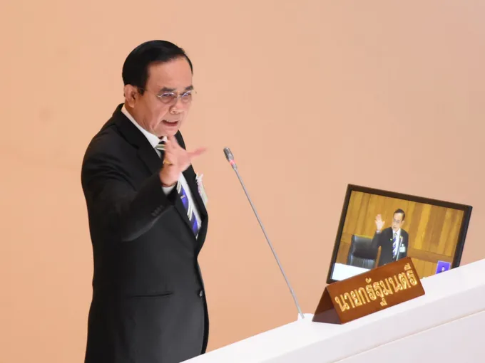 "นายกฯ"แจงสภาฯ เตรียมให้นร.ไปโรงเรียนวันเว้นวันสลับศึกษาทางออนไลน์เลี่ยงโควิด