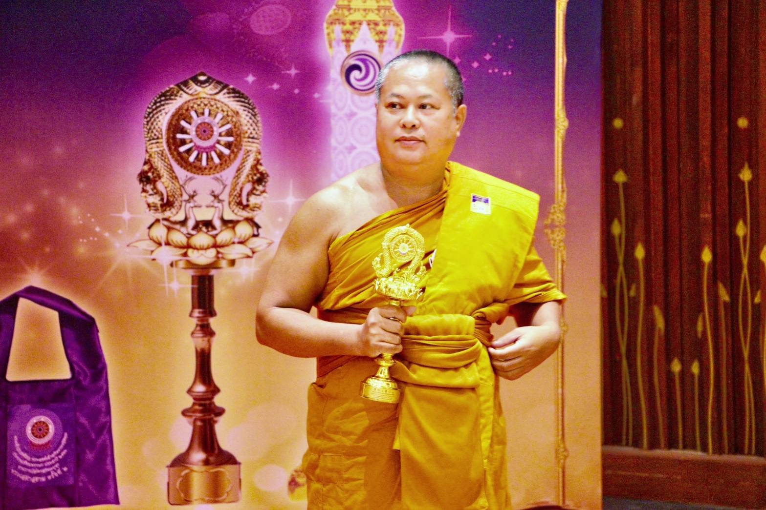  'พระครูโสภณวีรานุวัตร'วัดป่าเลไลยก์รับรางวัลพระเสมาสยามครั้งที่2สาขาพระสงฆ์ผู้ทำคุณประโยชน์