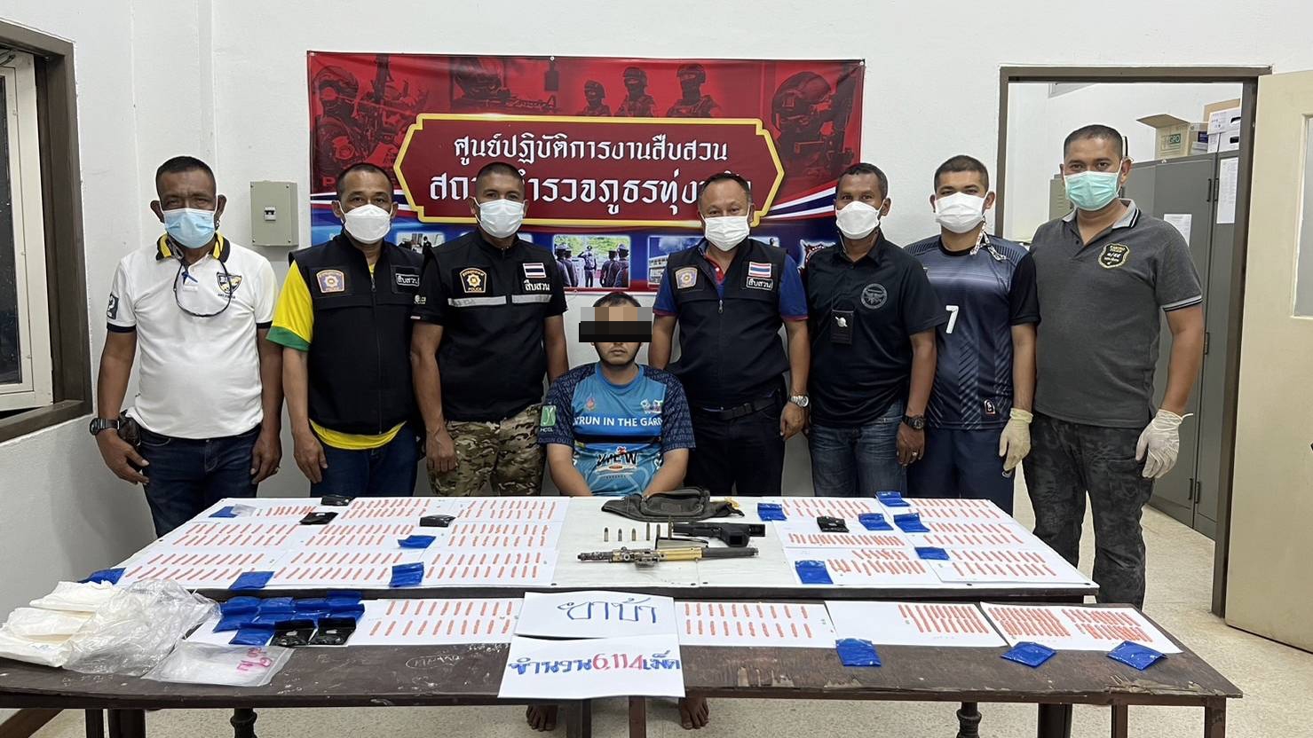ซุกยาบ้า 6 พันเม็ด ช่องลมประตูบ้าน สุดท้ายไม่รอดสายตาตำรวจทุ่งหว้า