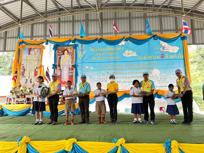 พ่อเมืองชัยภูมิ นำทุกภาคส่วนลงพื้นที่พัฒนาปลูกต้นไม้และทำความสะอาดเฉลิมพระเกียรติในวันแม่ 