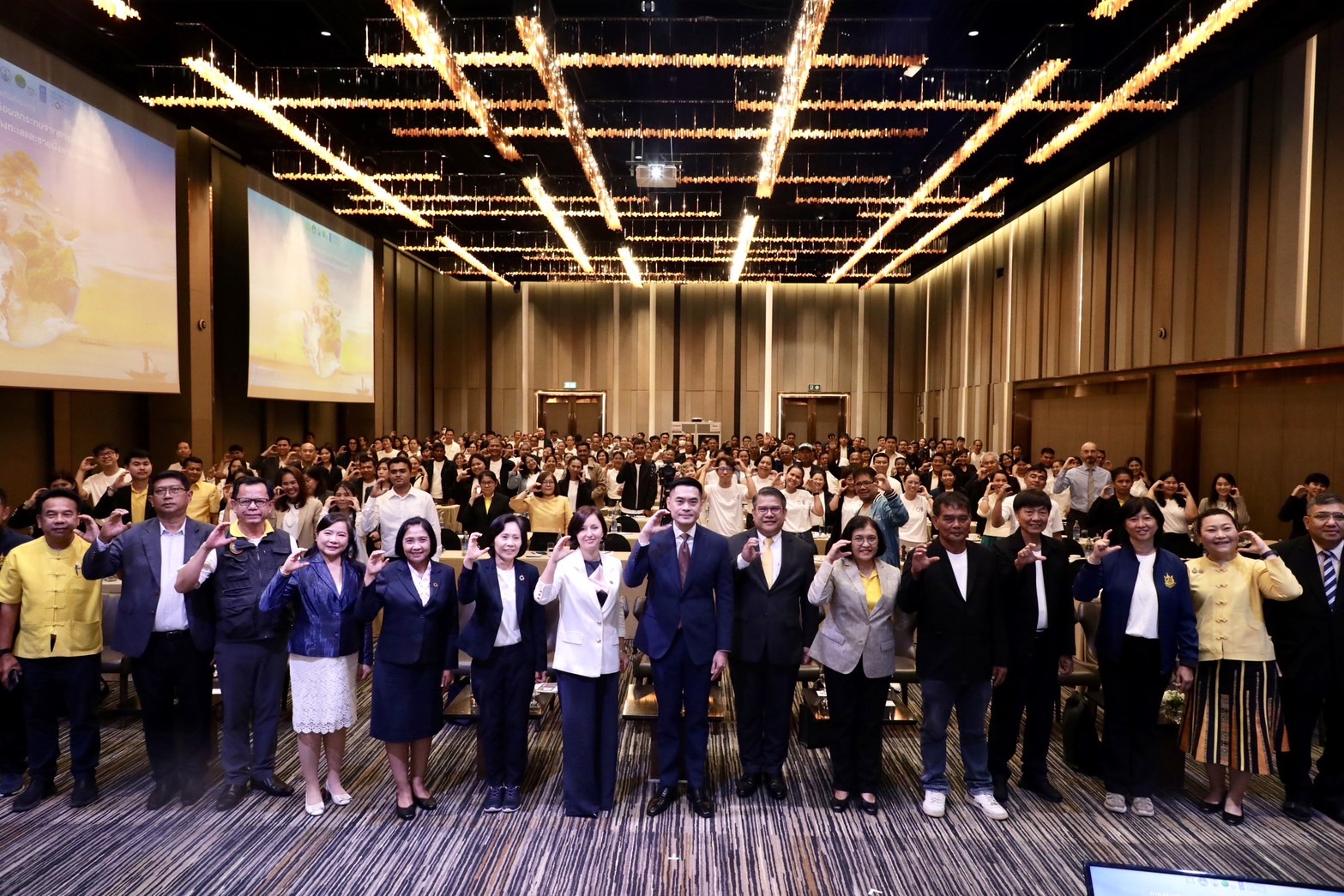 DCCE ร่วมกับ ทช. และ UNDP ปิดโครงการ “การเสริมสร้างภูมิคุ้มกันต่อผลกระทบจากการเปลี่ยนแปลงสภาพภูมิอากาศในพื้นที่ทางทะเลและชายฝั่งตามแนวอ่าวไทย” 