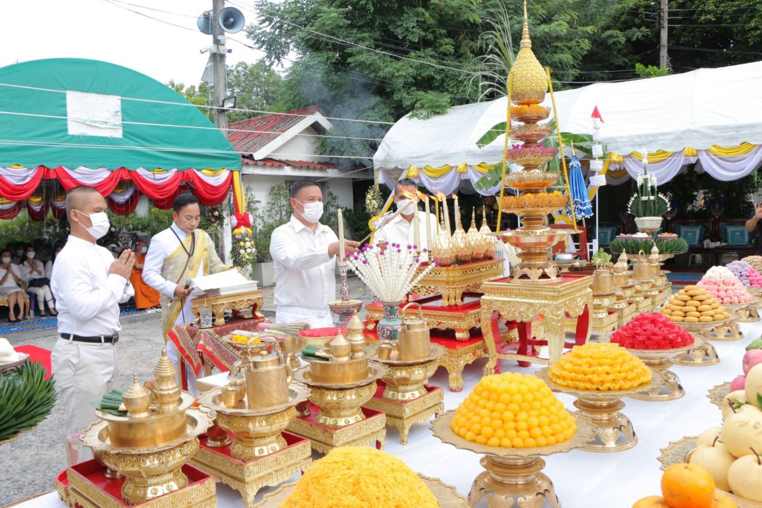 "ดร.หิมาลัย"เททองหล่อองค์ท้าวเวสสุวรรณ สูง 3.60 เมตร ประดิษฐานวัดน้อยนพคุณ