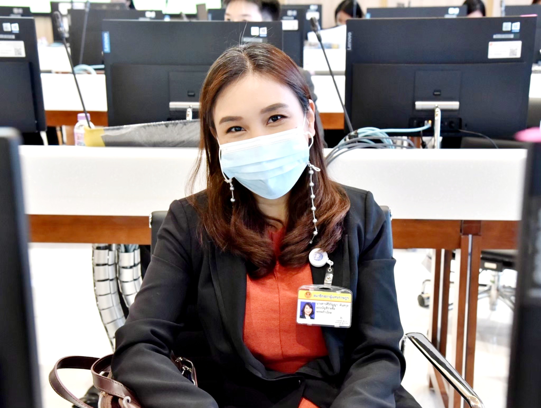 "ก้าวไกล" โวศึกซักฟอกมีหมัดเด็ดน็อกแน่ แนะปชช.ติดตามให้ดี