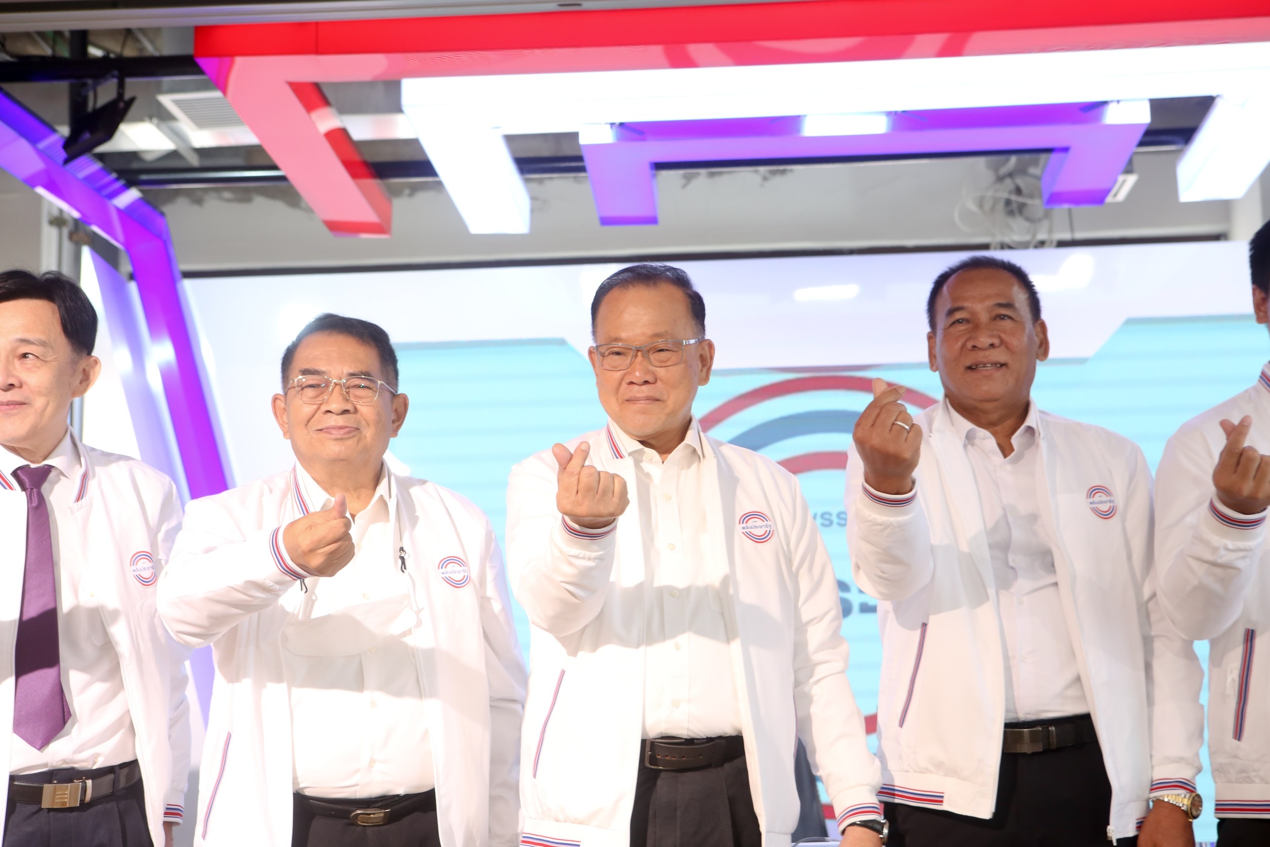 เปิดตัว 6 ผู้สมัคร พปชร. เสริมทัพสู้ศึกภาคเหนือ “ลูกชายบุญทรง” ลงเชียงใหม่เขต 5