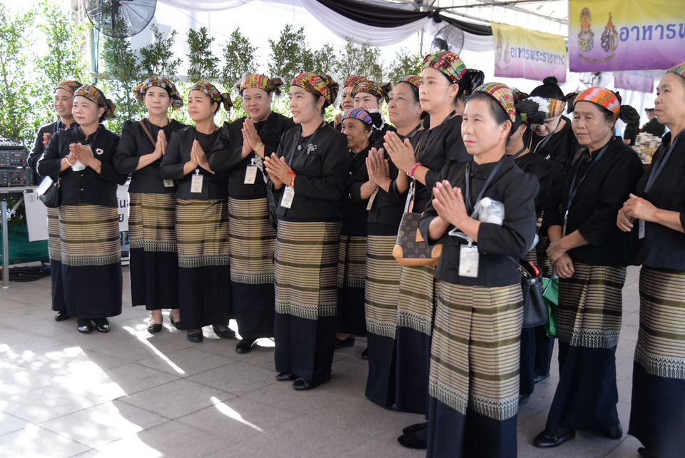 พสกนิกรทั่วสารทิศหลั่งไหลกราบถวายบังคมพระบรมศพ “พระพันปีหลวง” น้อมสำนึกในพระมหากรุณาธิคุณอย่างหาที่สุดมิได้