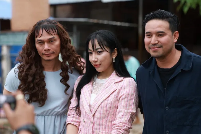‘แมน มณีวรรณ’ ทุ่มสุดตัว แต่งหญิงครั้งแรก! ร้อง-เล่นเอ็มวี ‘หัวอกพ่อฮ้าง’ สะท้อนสังคมหย่าร้าง พ่อแม่เลี้ยงเดี่ยว