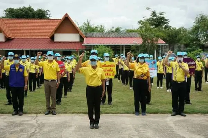 จิตอาสาอำเภอทรายมูล ทำกิจกรรมทำความสะอาด ปรับปรุงที่อยู่อาศัยผู้ด้อยโอกาส