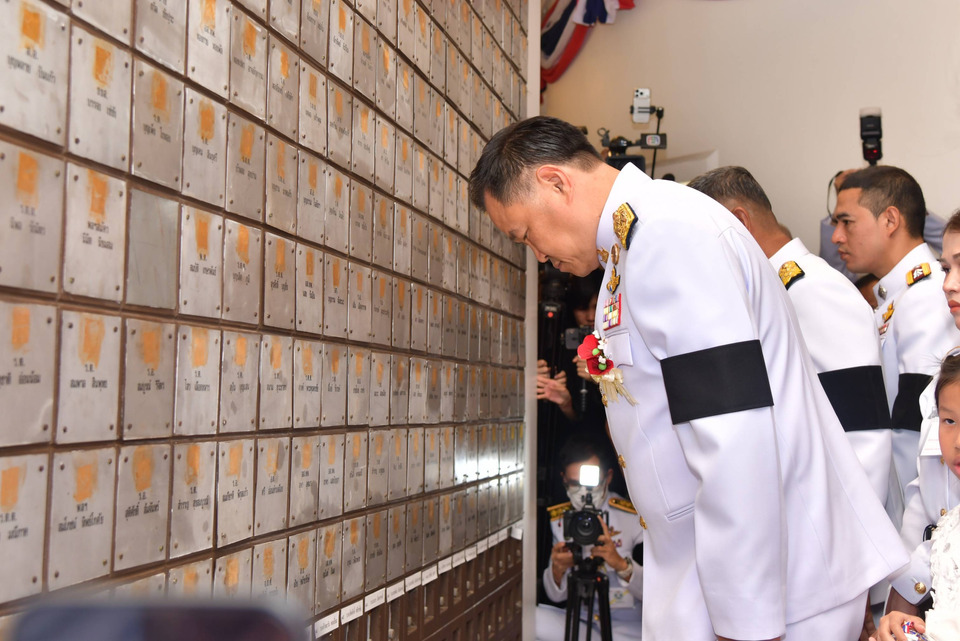 "นายกฯ" เป็นประธานพิธีบรรจุอัฐิ "42 วีรชนทหารกล้า"  เนื่องในวัน "ทหารผ่านศึก" ย้ำจารึกอยู่ในหัวใจของชาวไทยตลอดไป 
